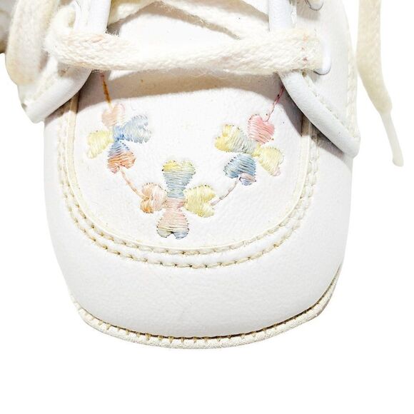 ZEDDY Infant Booties with Embroidered Rainbow Four Leaf Clovers - Picture 2 of 4